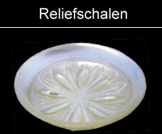 griechische Reliefschalen aus Glas