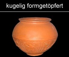 formgetöpferte Becher