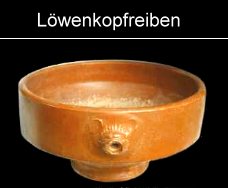 Reibeschalen mit Löwenkopfausgießer